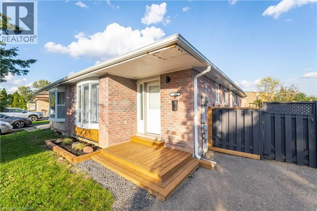 19 JUNIPER Crescent