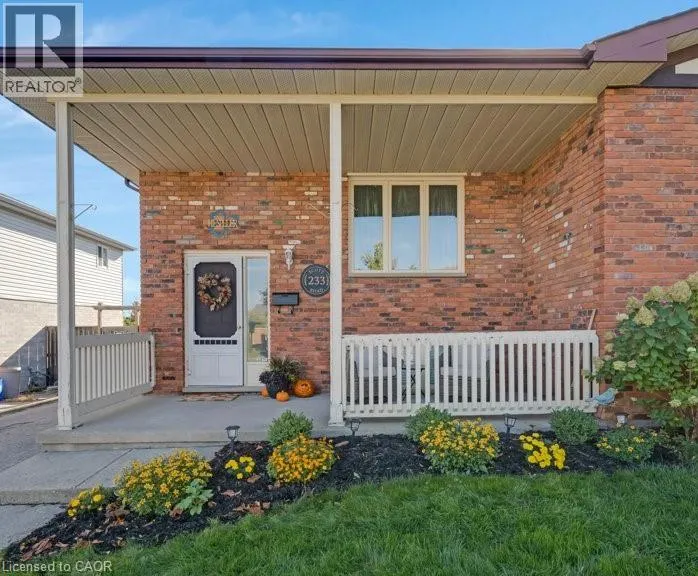 233 SCOTT Road
