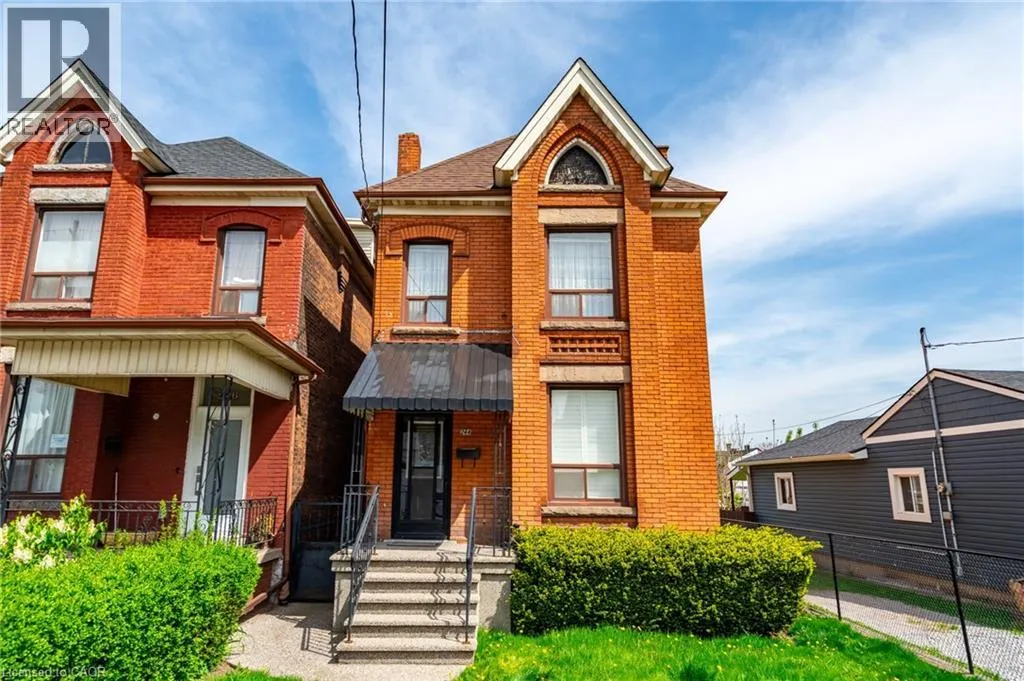244 HUGHSON Street N