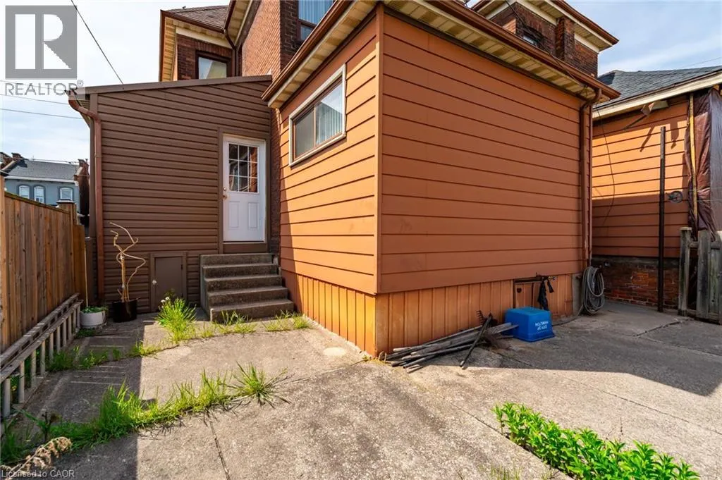 244 HUGHSON Street N