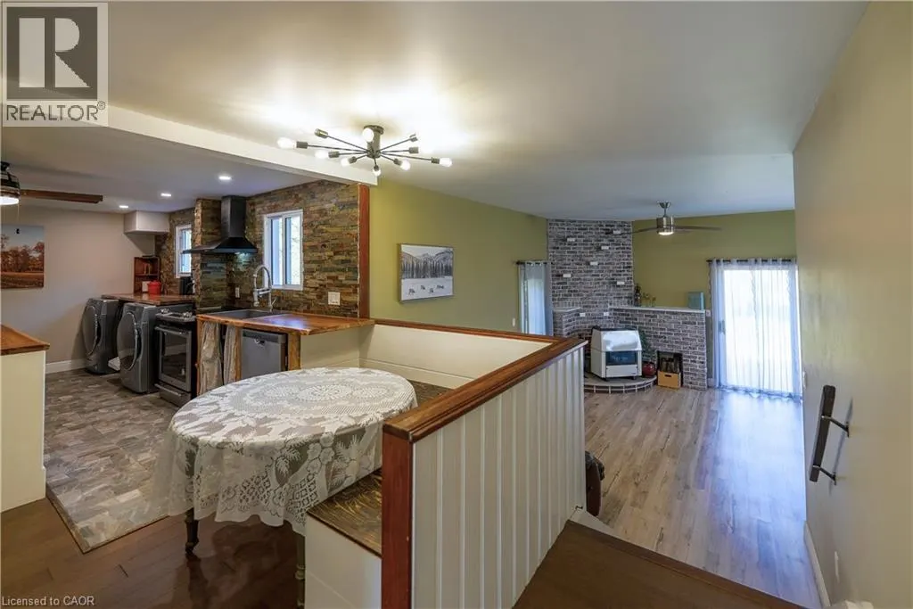 940 HUTCHINSON RD Road