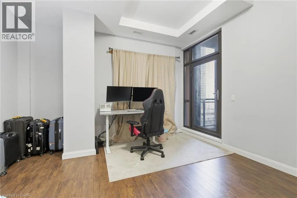 112 KING Street E Unit# 811, #811