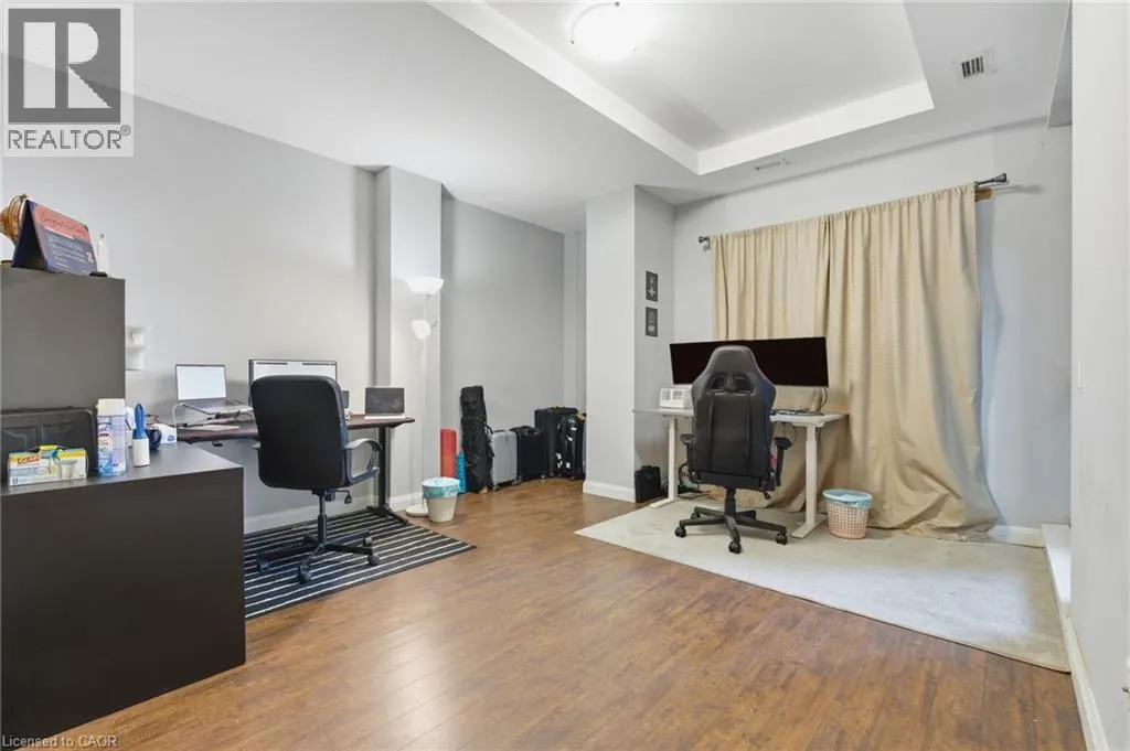 112 KING Street E Unit# 811, #811