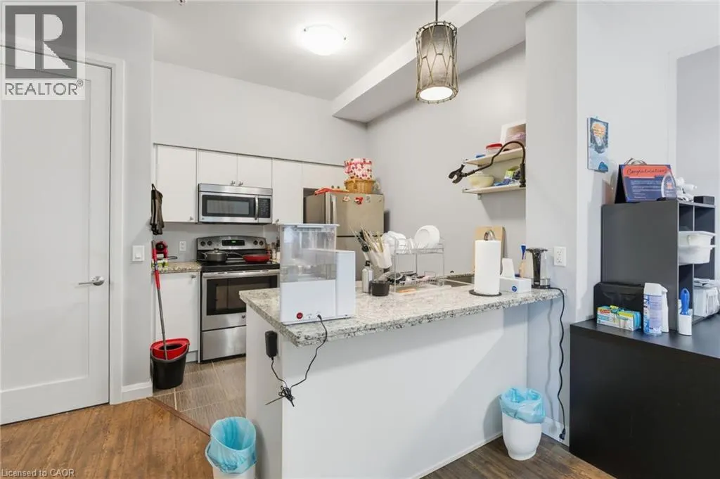 112 KING Street E Unit# 811, #811