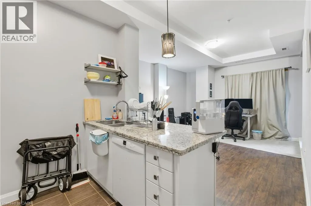 112 KING Street E Unit# 811, #811