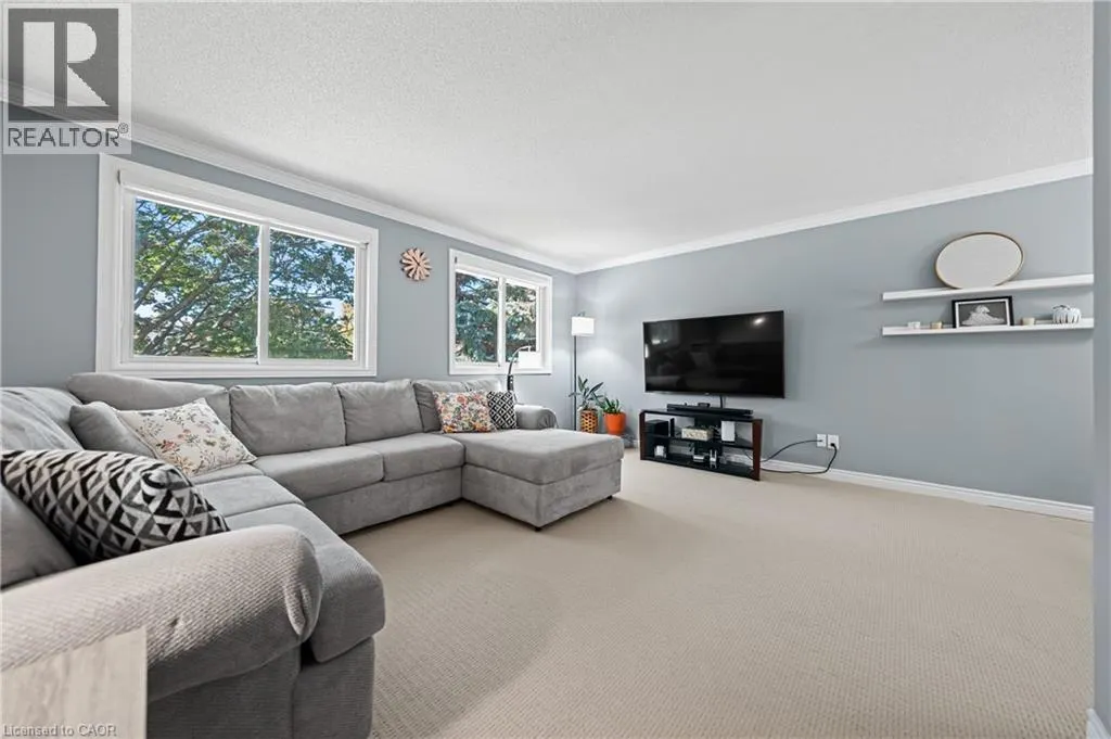 37 THORNHILL Drive