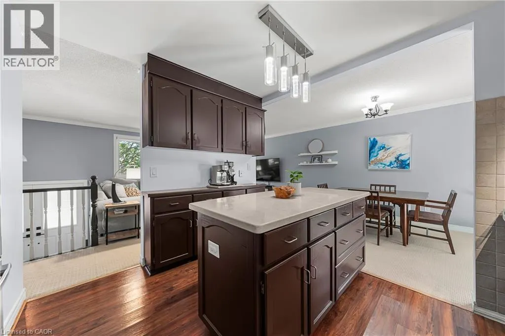 37 THORNHILL Drive