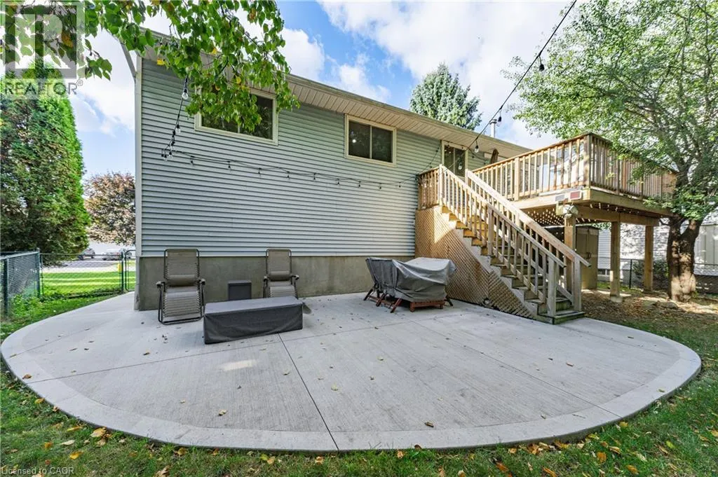 37 THORNHILL Drive