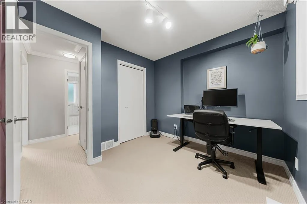 37 THORNHILL Drive