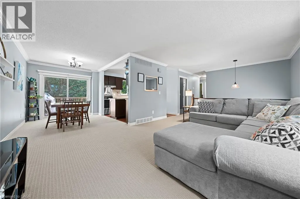 37 THORNHILL Drive