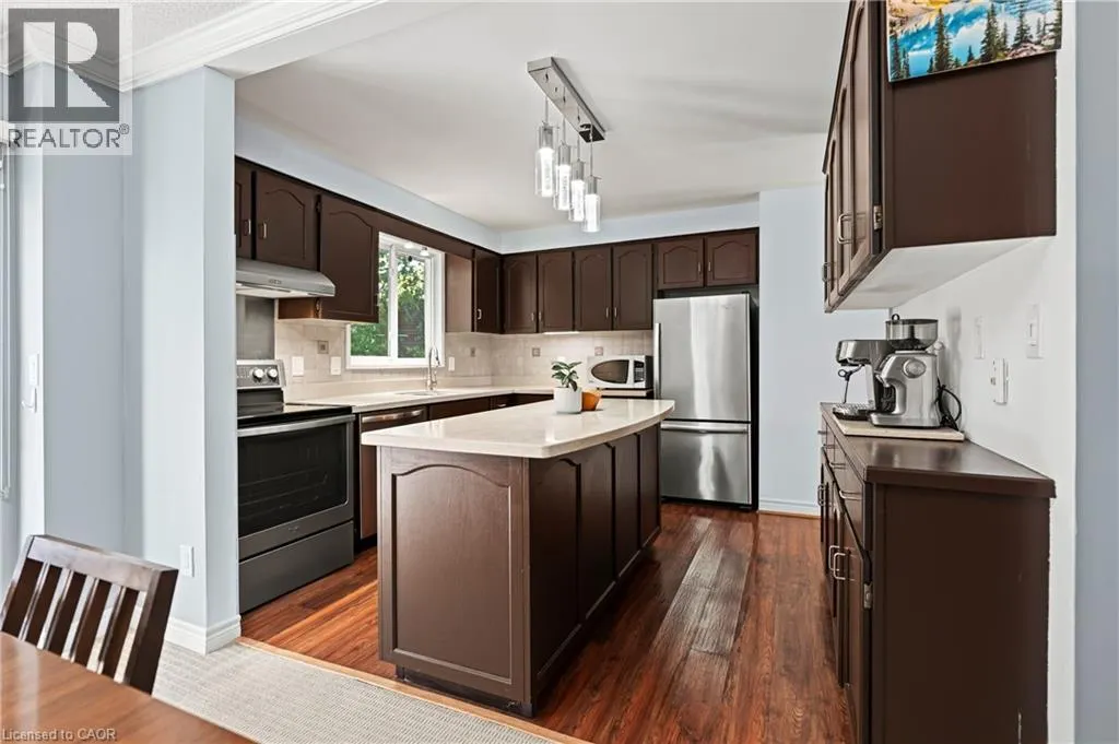 37 THORNHILL Drive