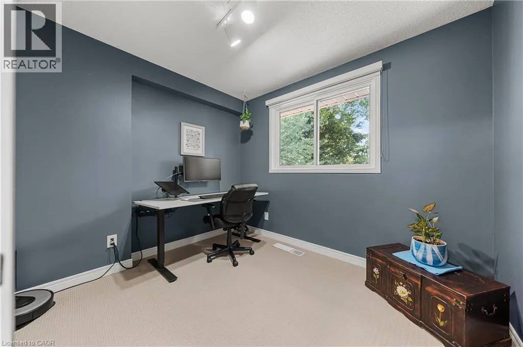 37 THORNHILL Drive