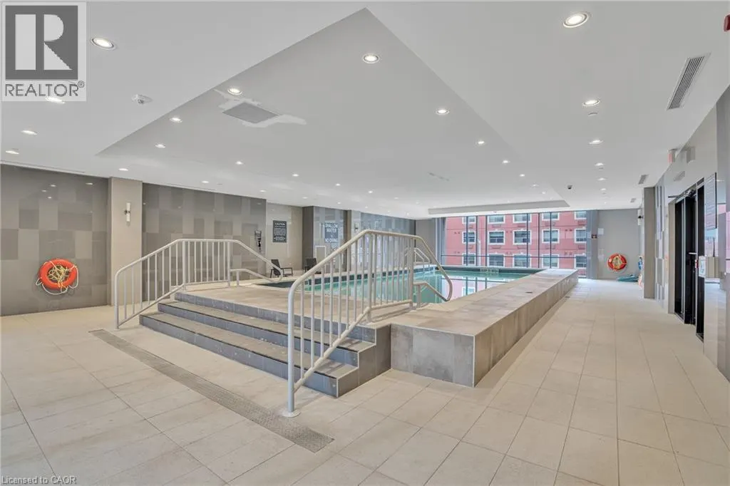 150 MAIN Street W Unit# 910, #910