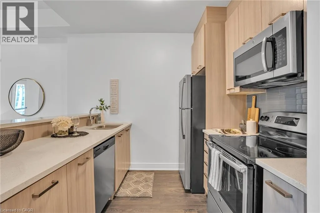 150 MAIN Street W Unit# 910, #910