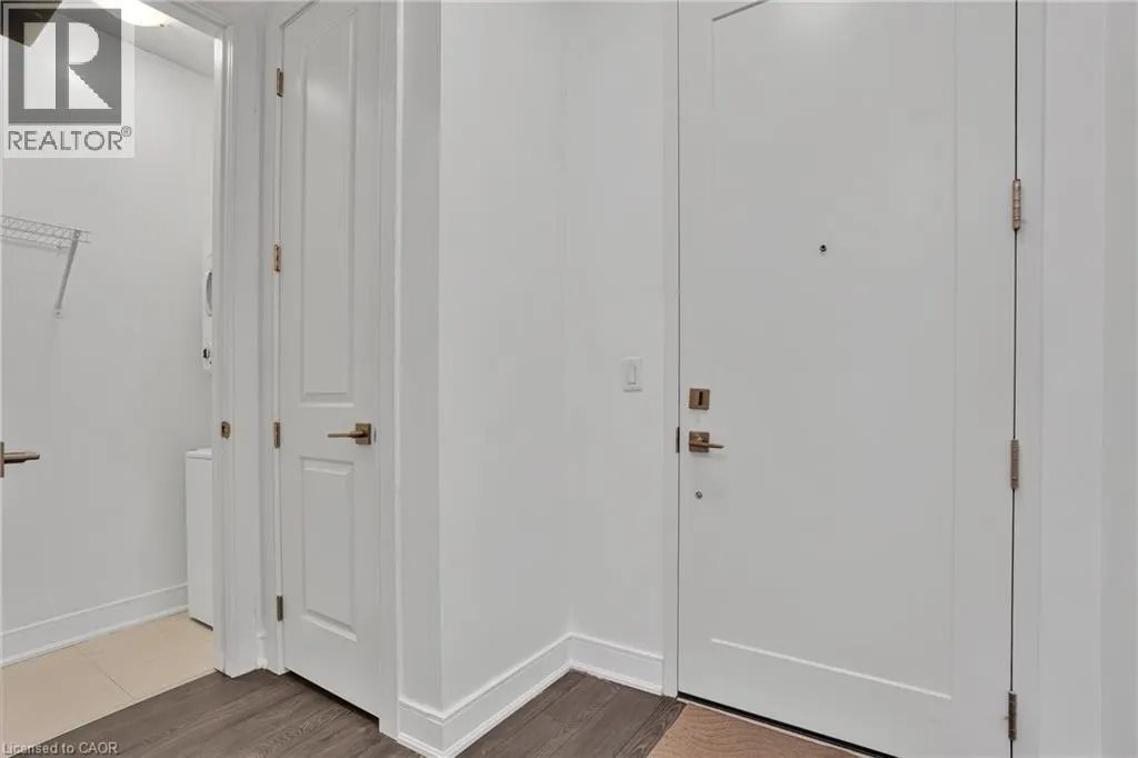 150 MAIN Street W Unit# 910, #910