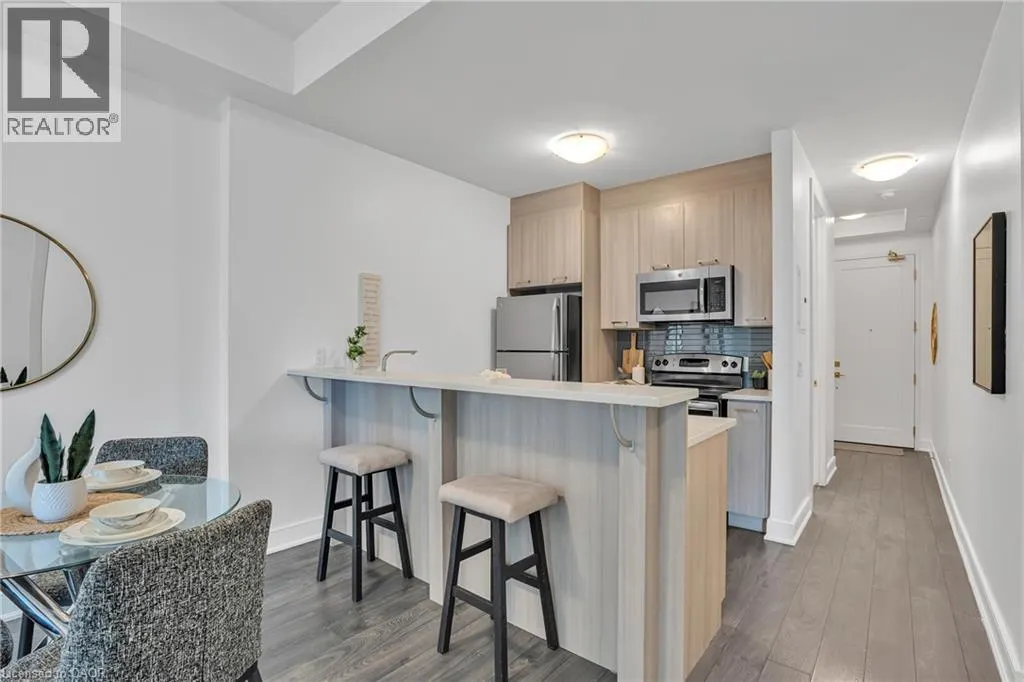 150 MAIN Street W Unit# 910, #910