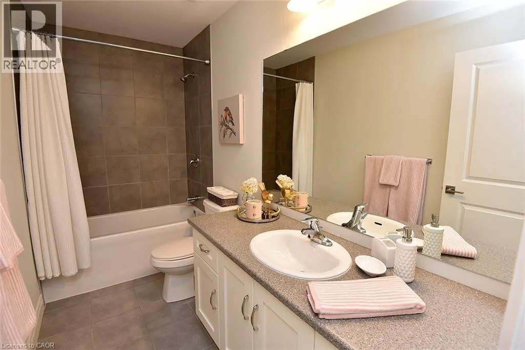 40 HAMILTON Street S Unit# 7, #7