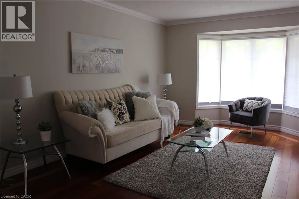 24 CANNING Crescent