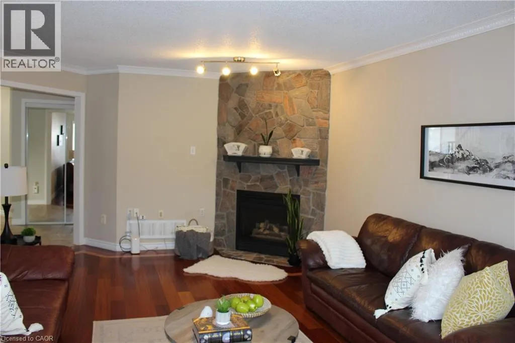 24 CANNING Crescent