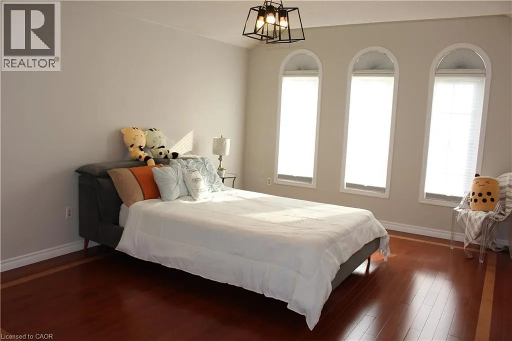 24 CANNING Crescent