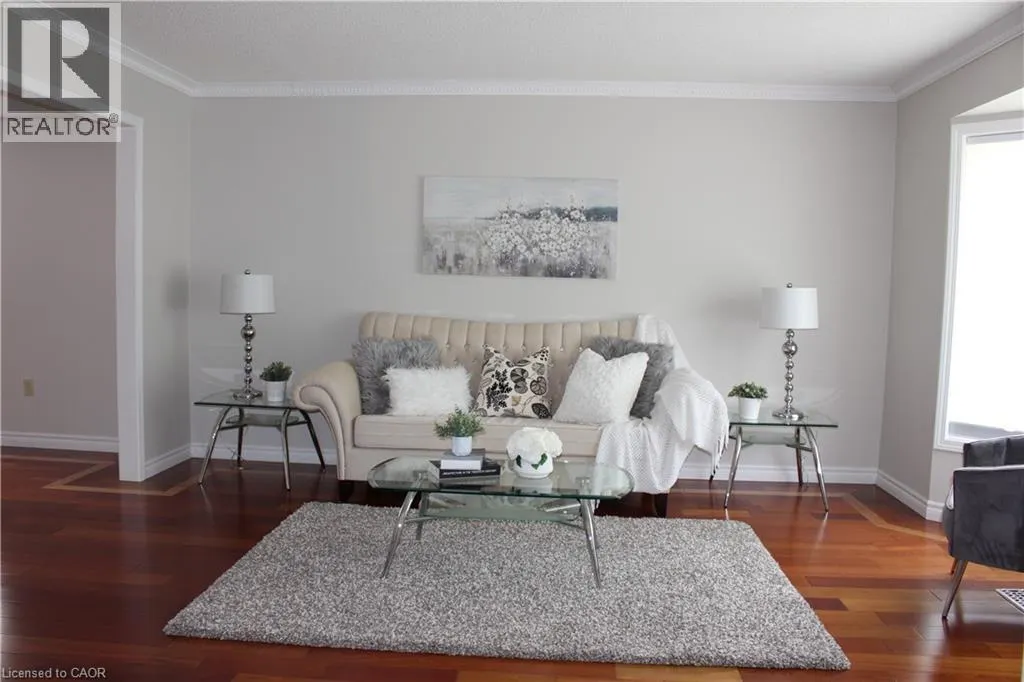 24 CANNING Crescent