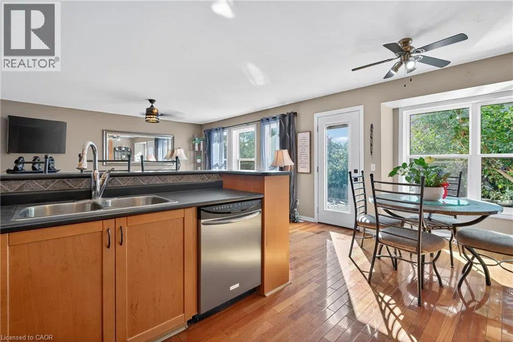 92 BAGGS Crescent