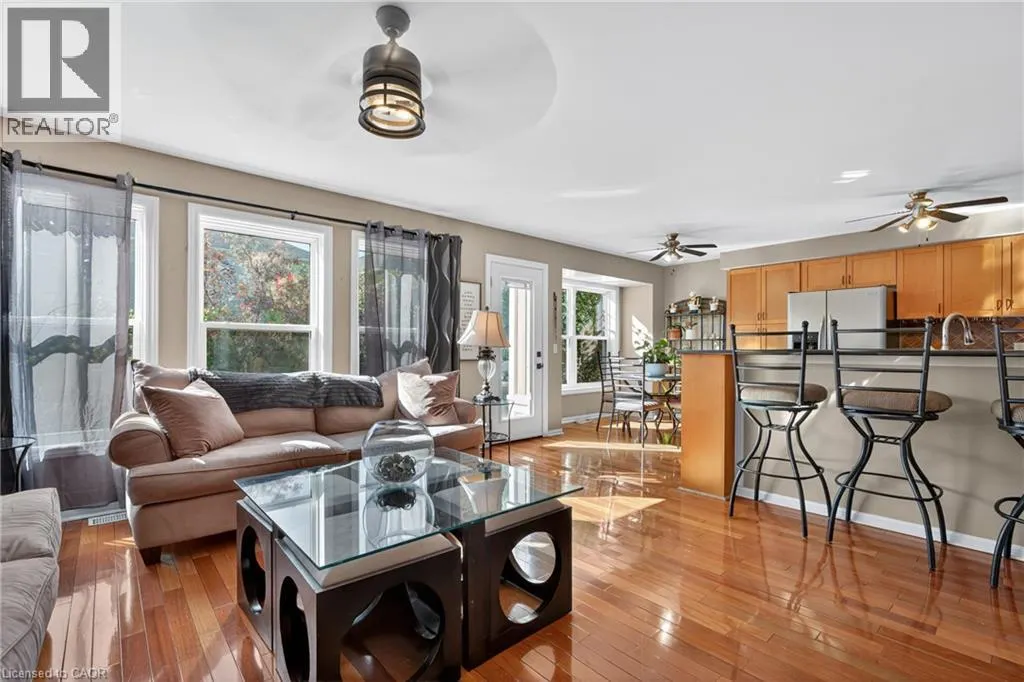 92 BAGGS Crescent