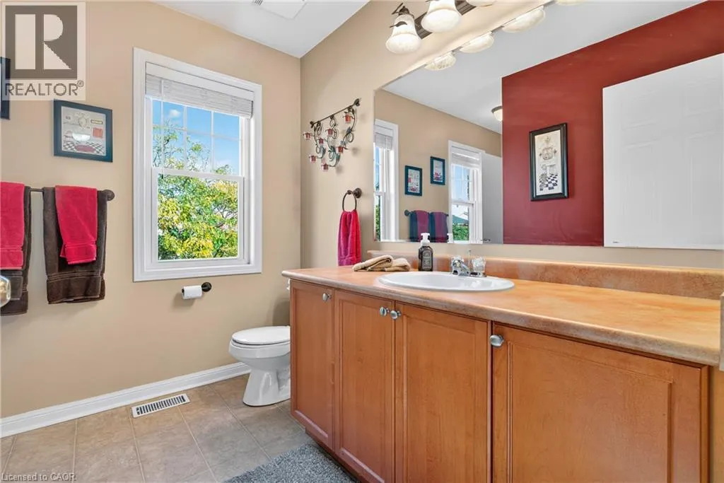 92 BAGGS Crescent