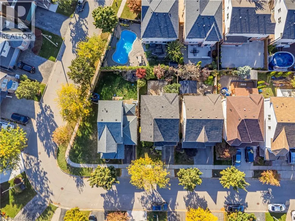 92 BAGGS Crescent