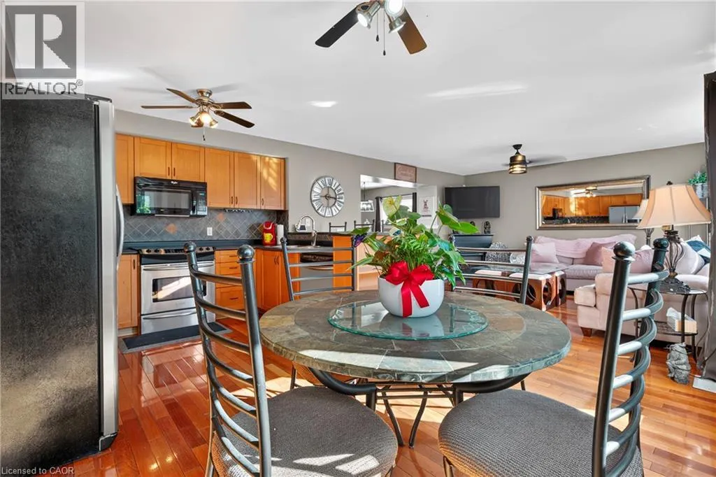 92 BAGGS Crescent