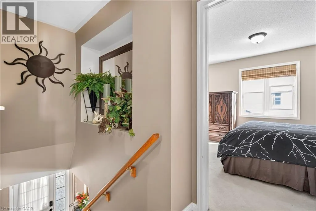 92 BAGGS Crescent