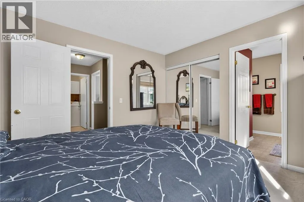 92 BAGGS Crescent