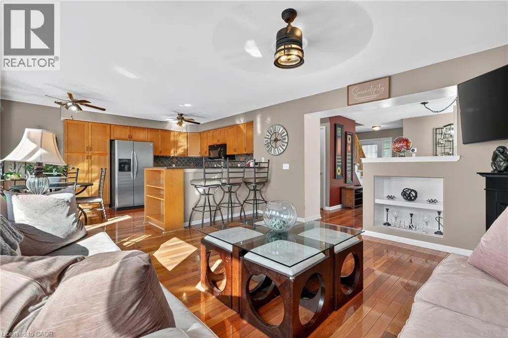 92 BAGGS Crescent