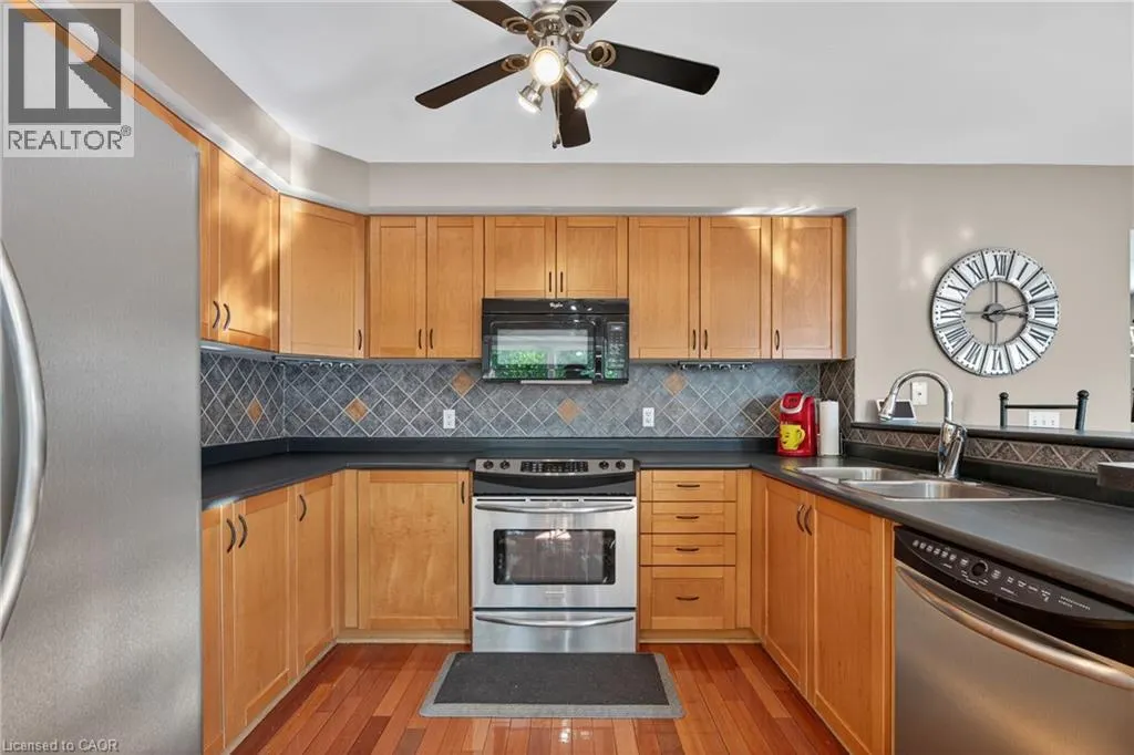 92 BAGGS Crescent
