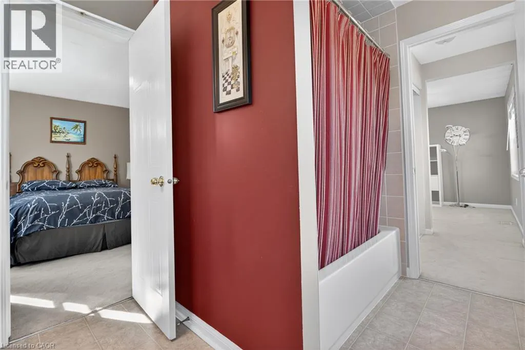 92 BAGGS Crescent