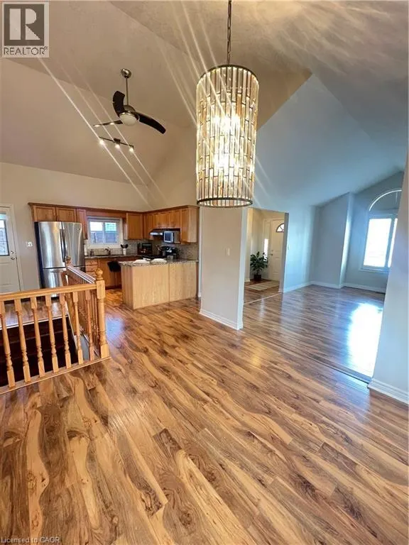 34 MOUNTAIN MINT Crescent