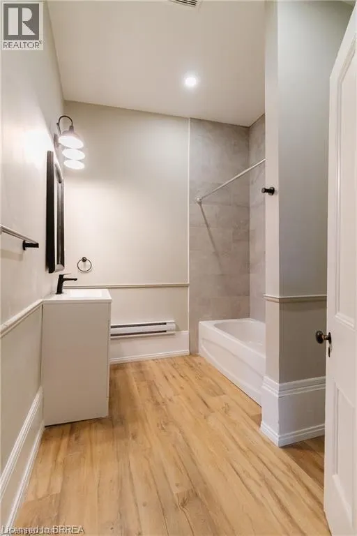 438 COLBORNE Street Unit# UPPER, #UPPER