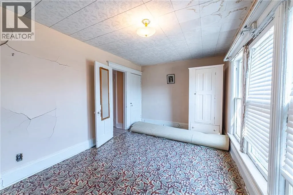 35 SHERMAN Avenue N