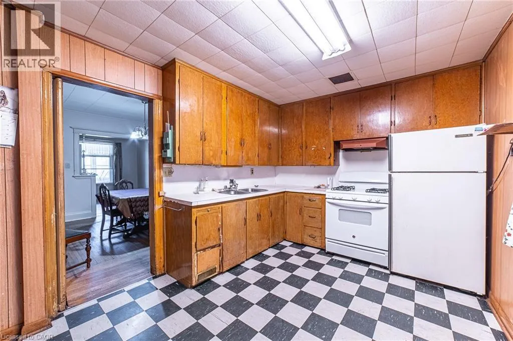 35 SHERMAN Avenue N