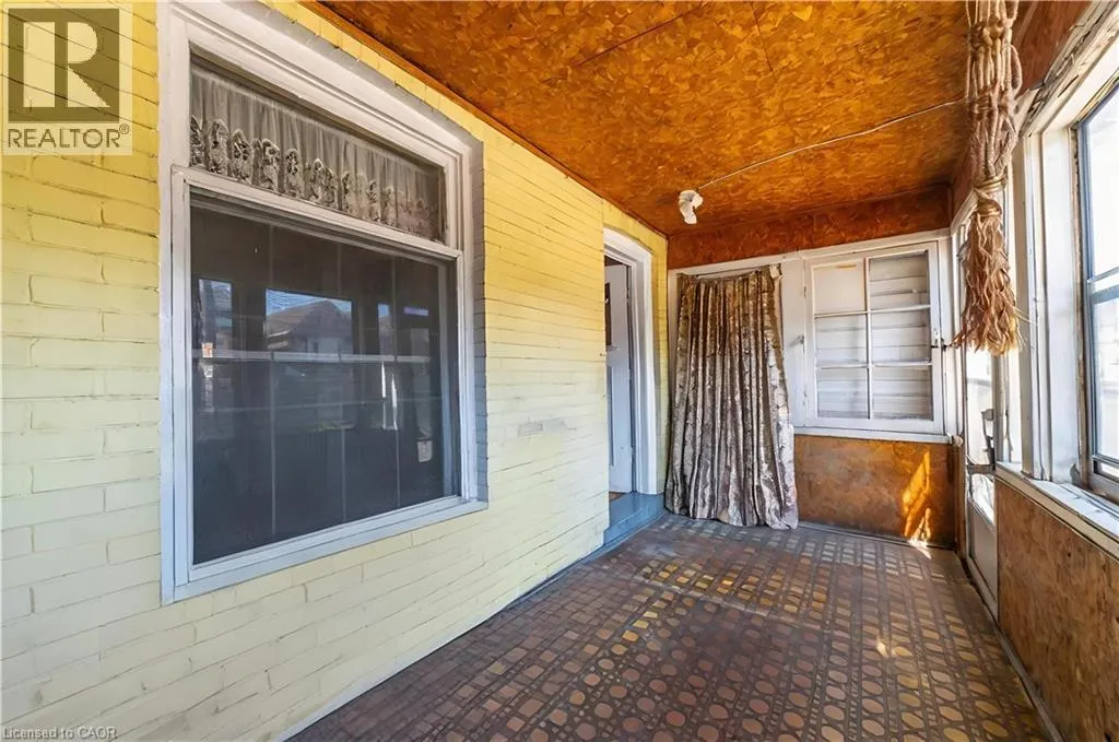35 SHERMAN Avenue N