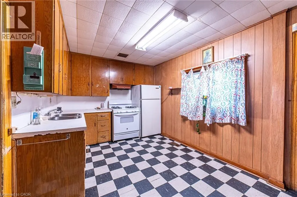 35 SHERMAN Avenue N