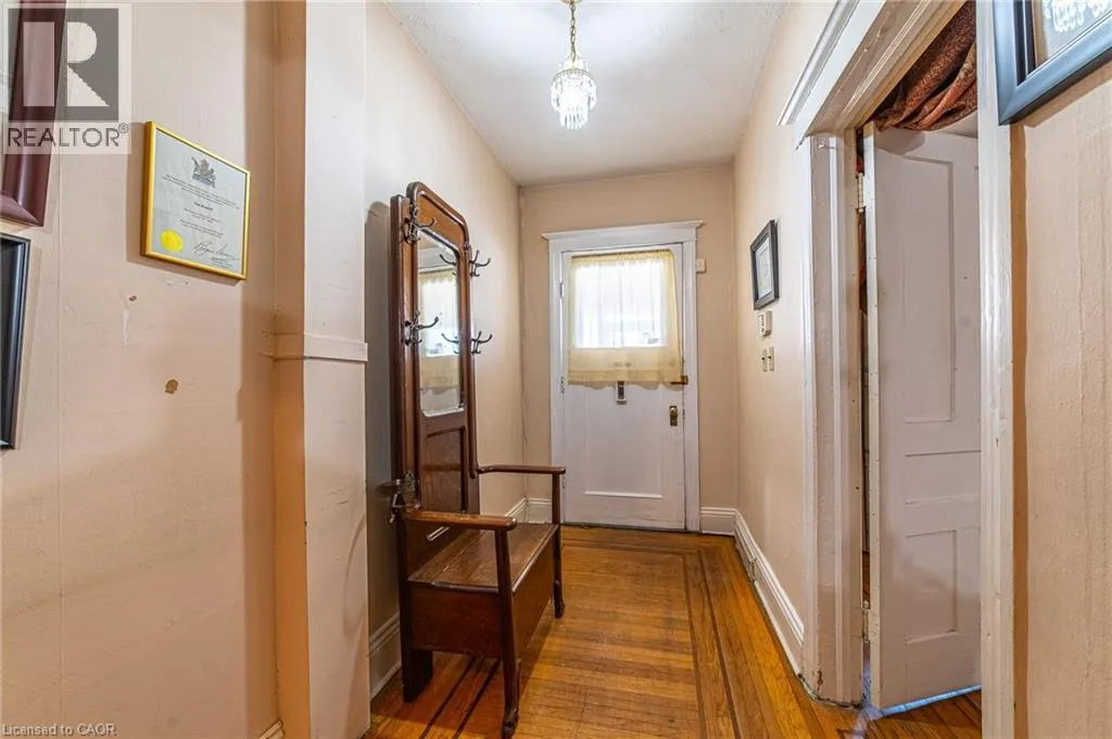 35 SHERMAN Avenue N