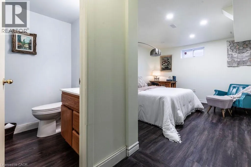 104 WEST 33RD Street