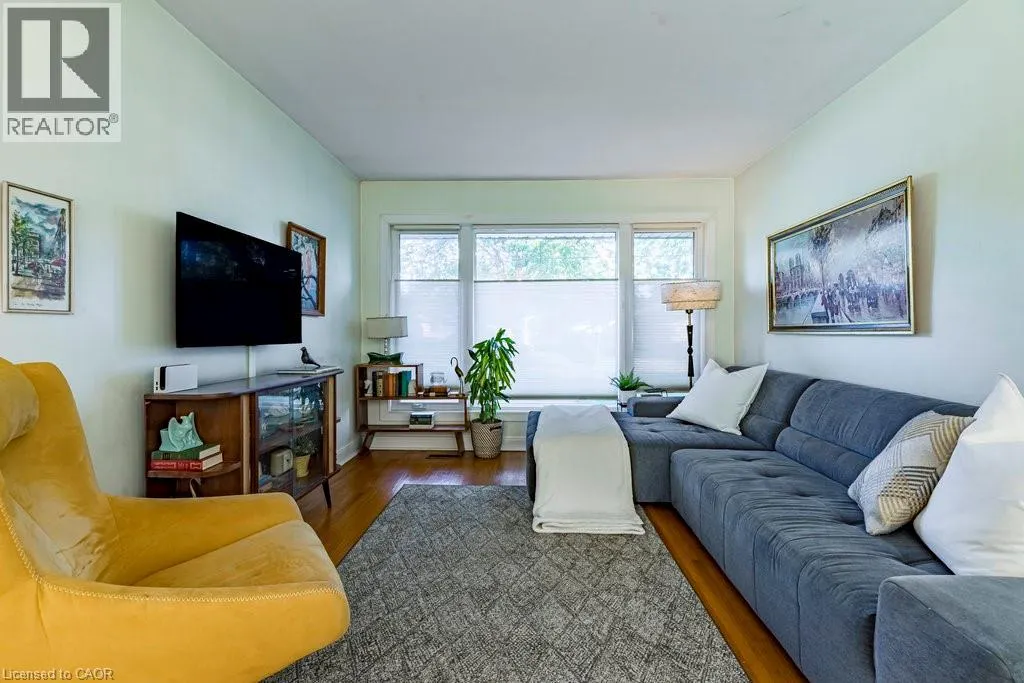 104 WEST 33RD Street