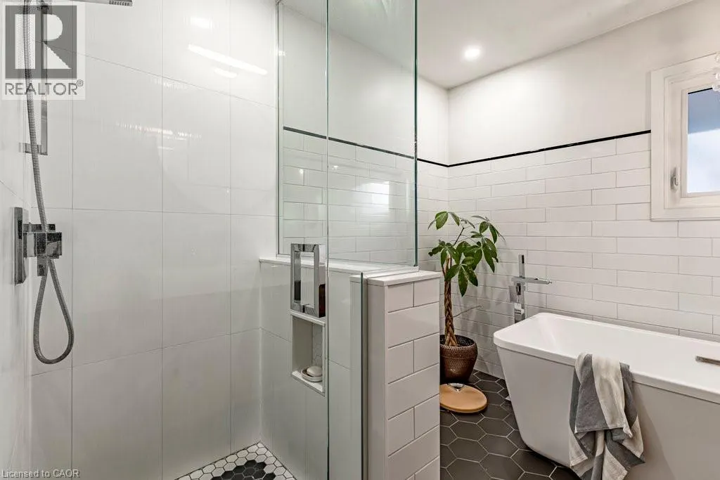 104 WEST 33RD Street