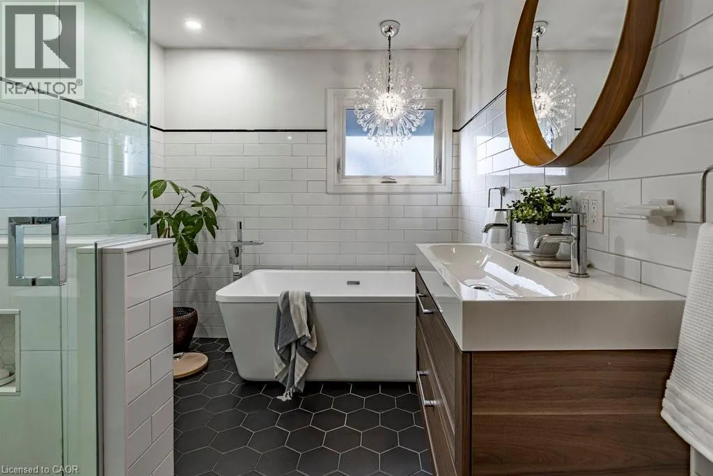 104 WEST 33RD Street