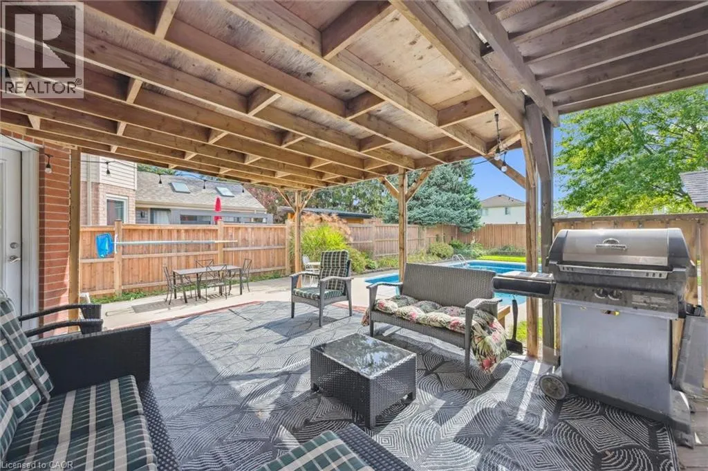 110 QUEEN CHARLOTTE Crescent