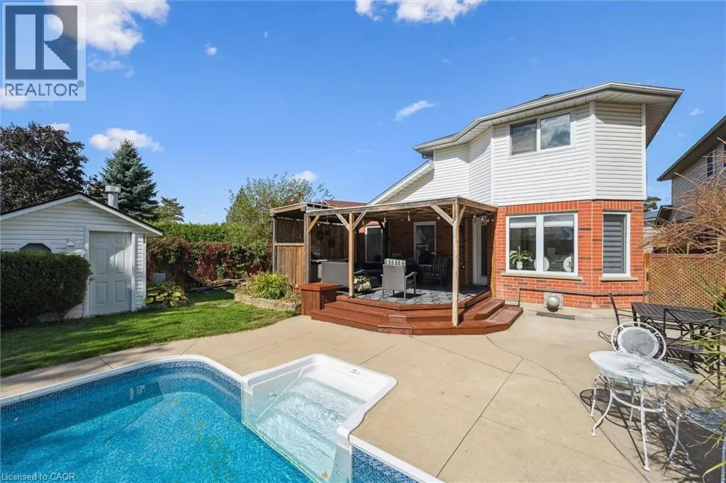 110 QUEEN CHARLOTTE Crescent