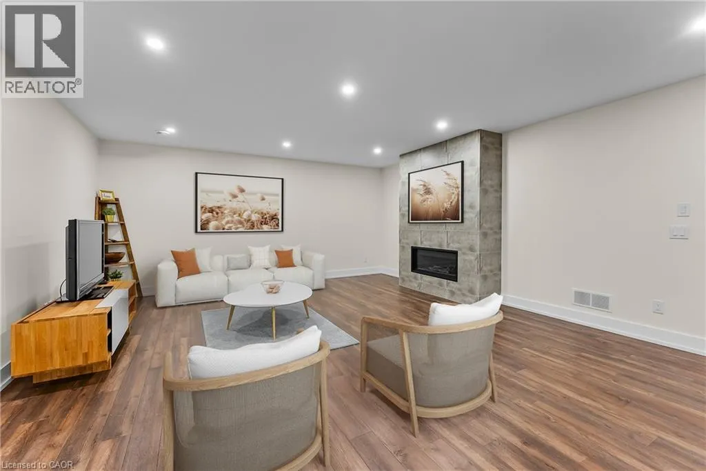 7 TALIESIN Trail