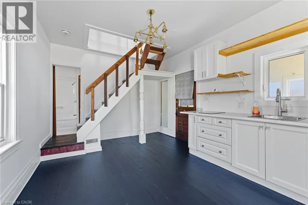 8 TASKER Street